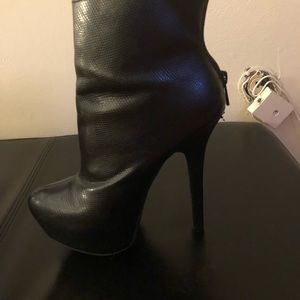 Womans Ankle Boots